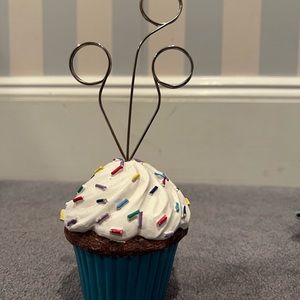 Cupcake card / picture holder